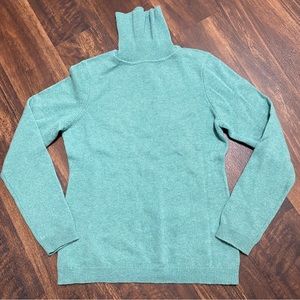 Charter Club 100% Cashmere Sweater Size petite medium, Color green